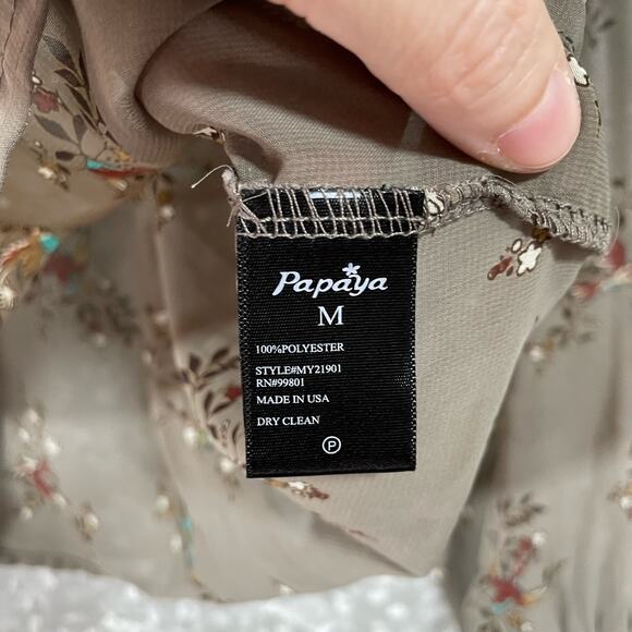 Papaya Gray Floral Button Front Back Cutout Top - Size Medium - Long Sleeves - Picture 5 of 6